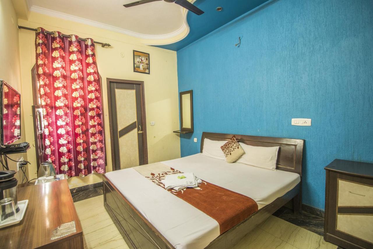 Hotel Bajaj Inn Dehradun Exterior photo